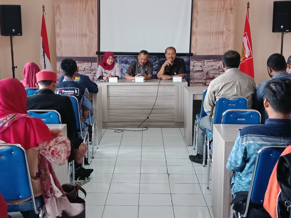 Admin Medsos Diajak Perangi Hoax